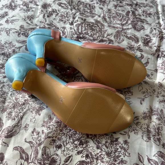 Chic Pink and Blue Heels with Bow Accent - Picture 3 of 3